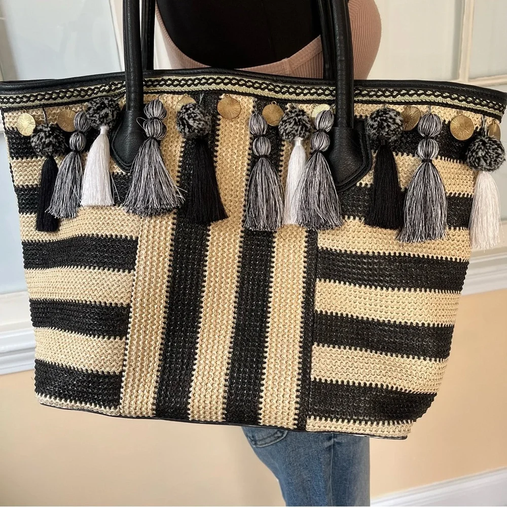 ALDO black natural straw tote bag tassel gold hardware embellishment - Picture 3 of 16